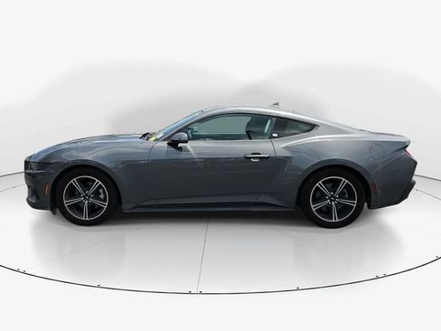 Used 2025 Ford Mustang Coupe RWD image 6