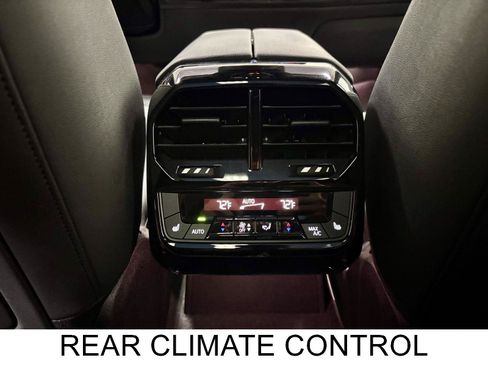 Used 2024 BMW iX xDrive50 w/ Sport Package AWD/4WD image 23