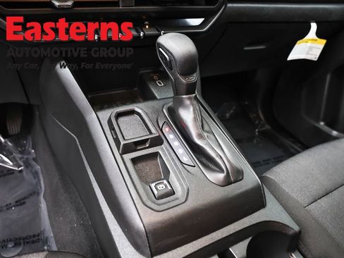 Used 2024 Chevrolet Colorado W/T RWD image 12