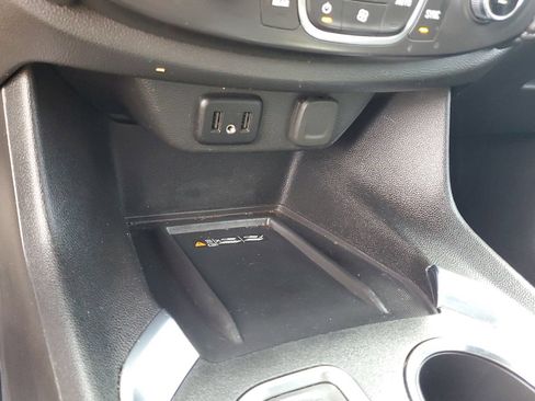 Used 2023 Chevrolet Traverse LT FWD image 23