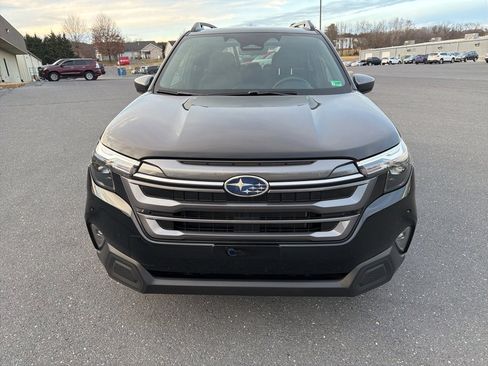 Used 2025 Subaru Forester Premium w/ Convenience Package #2 image 8