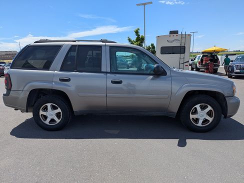 Used 2006 Chevrolet TrailBlazer LS w/ LS Preferred Equipment Group AWD/4WD image 4