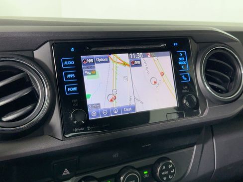 Used 2019 Toyota Tacoma TRD Off-Road image 24