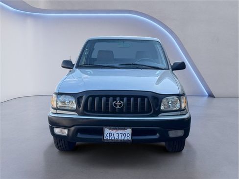 Used 2001 Toyota Tacoma 2WD Regular Cab image 2