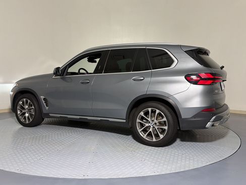 Used 2024 BMW X5 xDrive40i w/ Parking Assistance Package AWD/4WD image 3