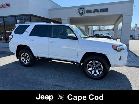 Used 2018 Toyota 4Runner TRD Off-Road image 1