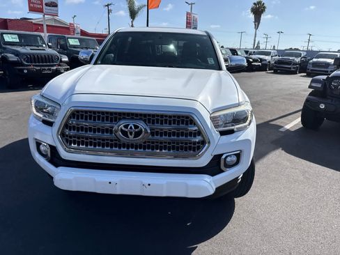 Used 2017 Toyota Tacoma Limited w/ Tow Package AWD/4WD image 5