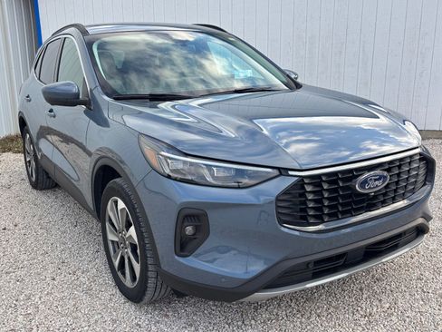 Certified 2025 Ford Escape Platinum w/ Premium Technology Package image 1