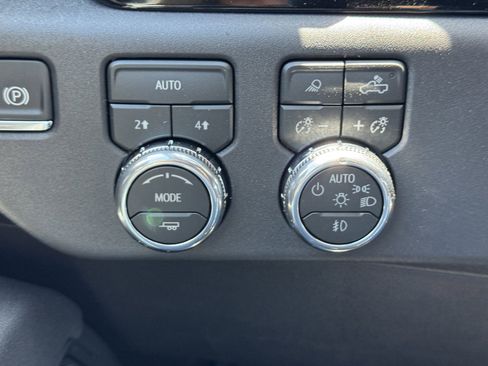New 2026 GMC Sierra 1500 SLT AWD/4WD image 24