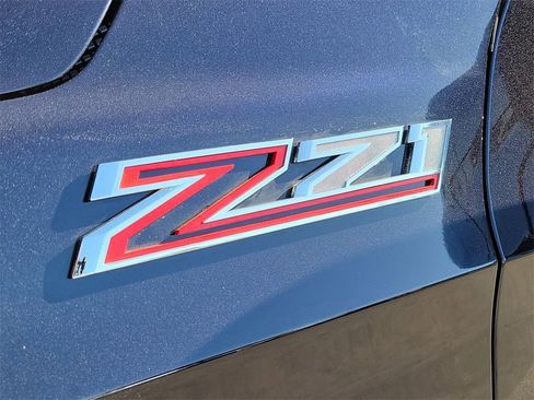 Used 2024 Chevrolet Suburban Z71 w/ Luxury Package image 12