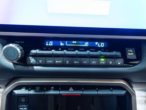 Certified 2026 Toyota Sequoia Limited w/ Tow Technology Package AWD/4WD image 32