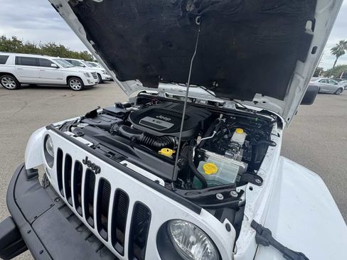 Used 2016 Jeep Wrangler Unlimited Sahara AWD/4WD image 43