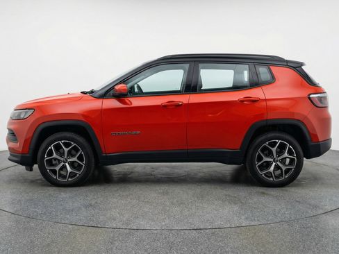Used 2025 Jeep Compass Limited AWD/4WD image 5