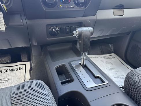 Used 2008 Nissan Xterra S image 19