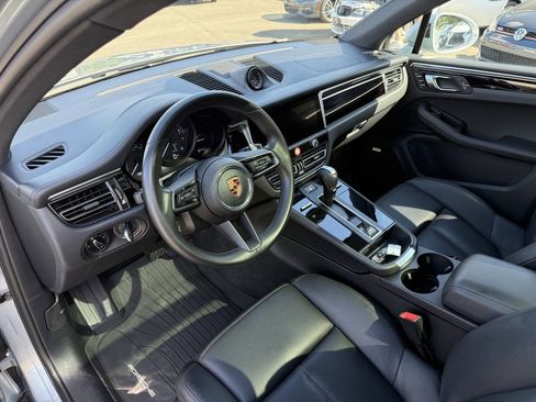 Used 2022 Porsche Macan AWD/4WD image 10
