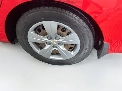Used 2017 Chevrolet Cruze LS image 11