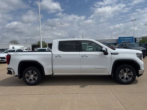 New 2026 GMC Sierra 1500 SLT w/ SLT Convenience Package AWD/4WD image 2