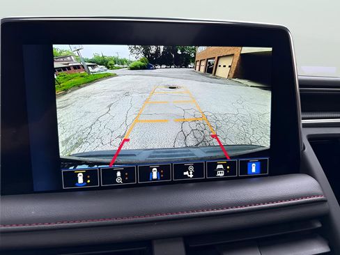 Used 2023 Chevrolet Suburban RST w/ Luxury Package AWD/4WD image 27