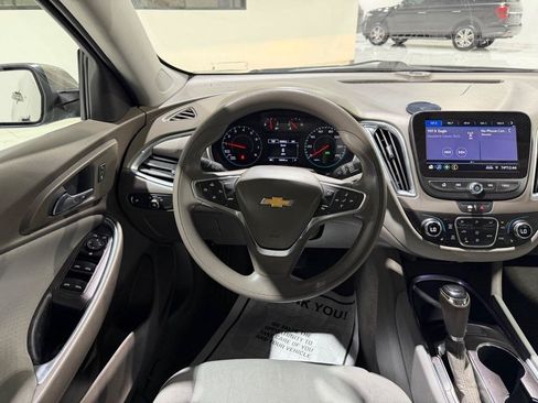 Used 2020 Chevrolet Malibu LT FWD image 24