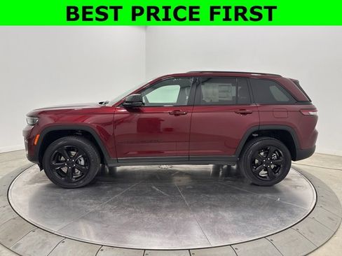 New 2025 Jeep Grand Cherokee Altitude AWD/4WD image 4