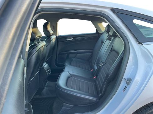 Used 2018 Ford Fusion SE w/ Equipment Group 201A image 21