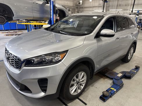Used 2019 Kia Sorento AWD image 7