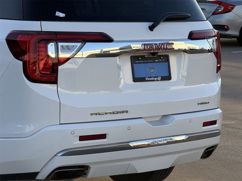 Certified 2023 GMC Acadia Denali image 6