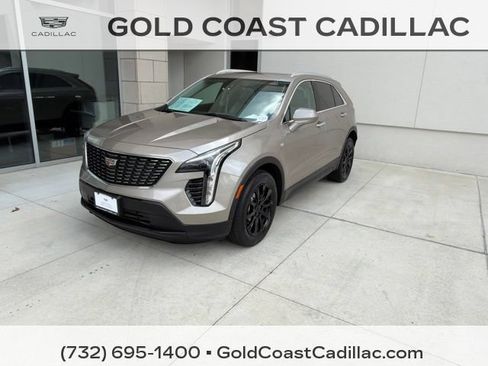 Certified 2023 Cadillac XT4 Luxury w/ Cold Weather Package AWD/4WD image 1