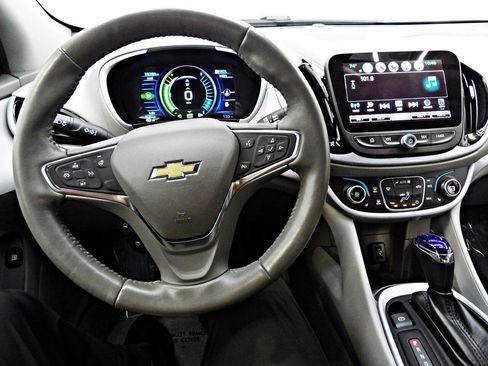 Used 2018 Chevrolet Volt LT w/ Comfort Package image 17