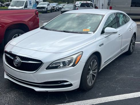 Used 2017 Buick LaCrosse Essence FWD image 2