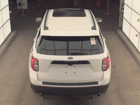 Used 2023 Ford Explorer ST-Line image 5