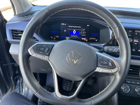 Certified 2022 Volkswagen Taos SE w/ IQ.Drive SE Package image 17