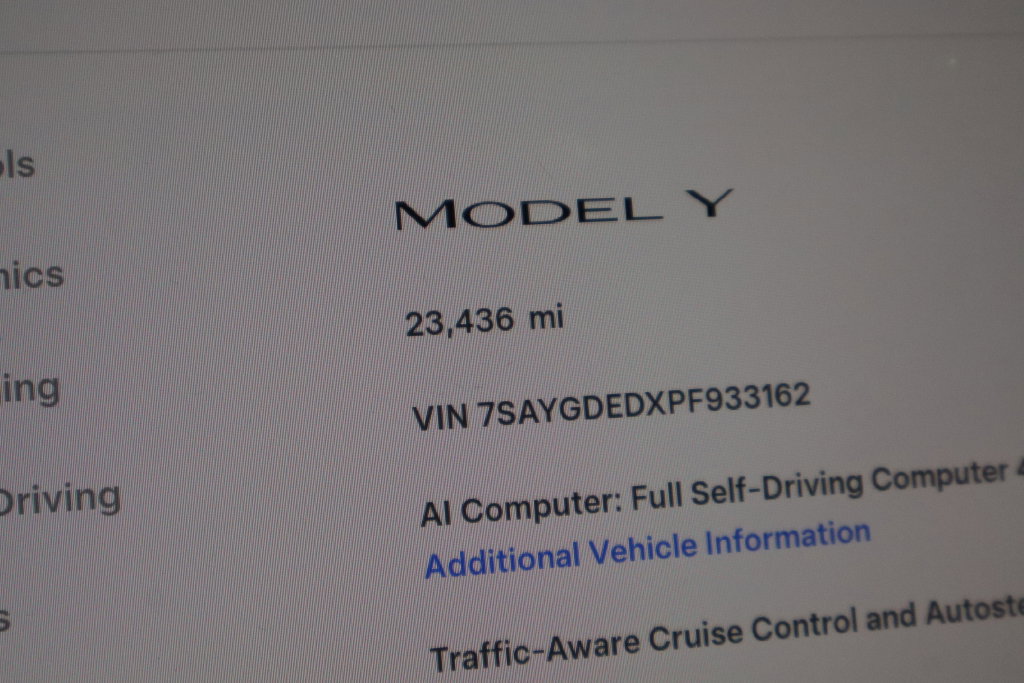 Used 2023 Tesla Model Y 2WD image 43