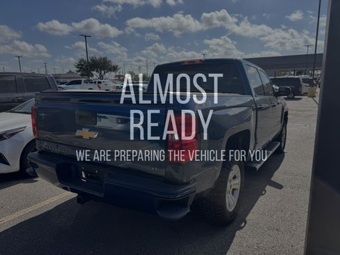 Used 2018 Chevrolet Silverado 1500 LT w/ All Star Edition AWD/4WD image 4
