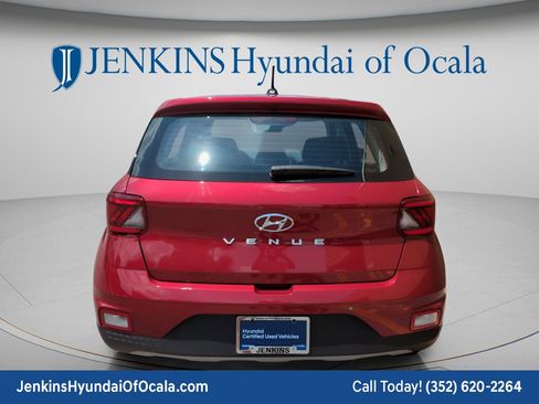 Certified 2024 Hyundai Venue SE FWD image 5