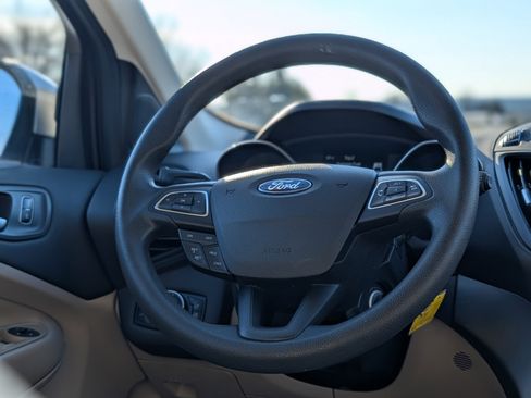 Used 2017 Ford Escape SE image 14