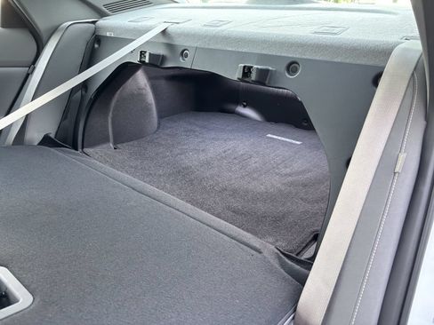 Used 2025 Hyundai Elantra Hybrid FWD image 25