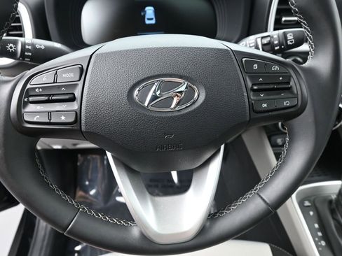 Certified 2026 Hyundai Venue SEL FWD image 20