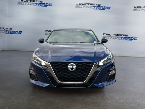 Used 2019 Nissan Altima 2.5 SR FWD image 2