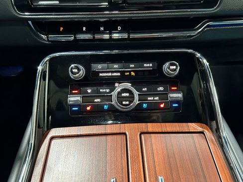 Certified 2023 Lincoln Navigator L Reserve AWD/4WD image 22