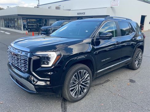 New 2026 GMC Terrain Denali w/ LPO, Floor Liner Package image 44