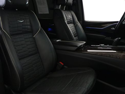 Used 2023 Cadillac Escalade ESV Sport Platinum AWD/4WD image 21
