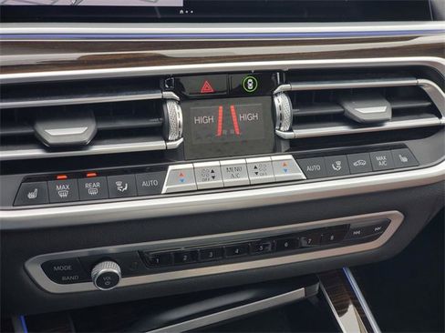 Used 2020 BMW X7 xDrive40i w/ Premium Package image 24