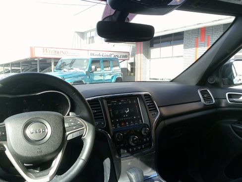 Used 2017 Jeep Grand Cherokee Altitude image 22