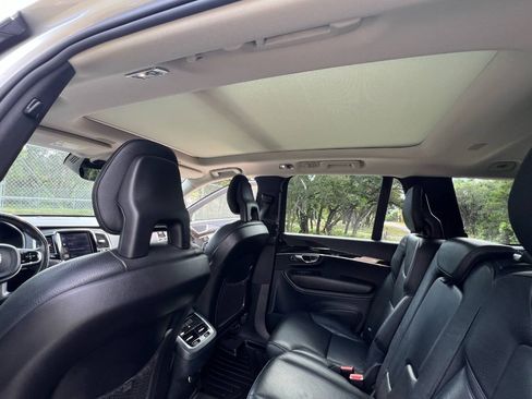 Used 2018 Volvo XC90 T6 Momentum w/ Convenience Package AWD/4WD image 34