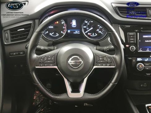 Used 2020 Nissan Rogue SV image 28