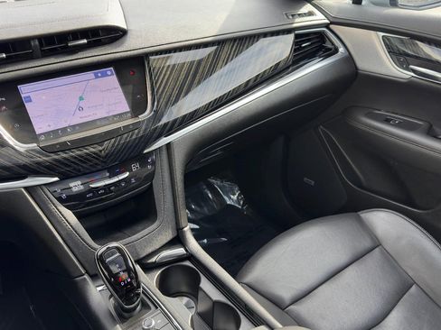 Certified 2024 Cadillac XT6 Premium Luxury image 11