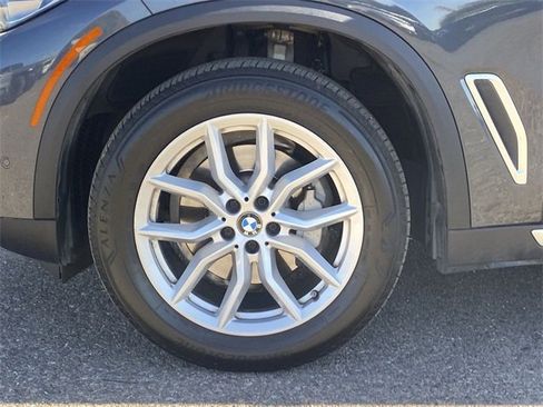 Used 2022 BMW X5 xDrive40i w/ Luxury Seating Package image 10