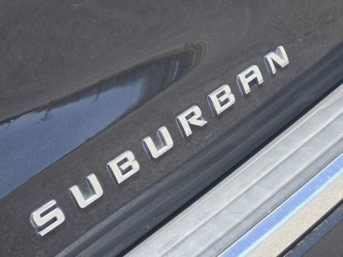 Used 2018 Chevrolet Suburban Premier image 12