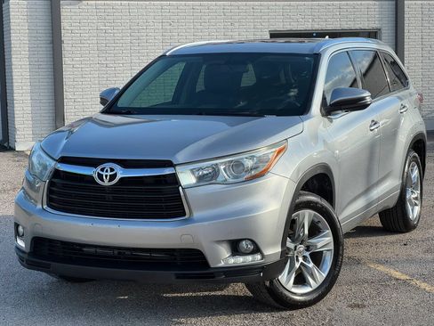 Used 2014 Toyota Highlander Limited FWD image 2